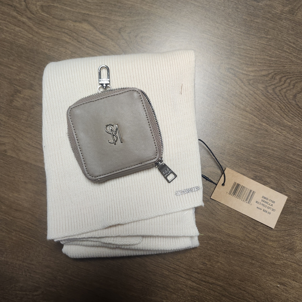 Steve Madden | (2)pc Set | Cream Scarf w/ Gray SM Coin Pouch